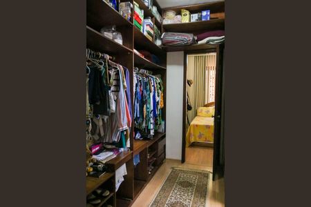 Casa à venda com 299m², 5 quartos e 2 vagasCloset da Suite Canadense 2º Piso 