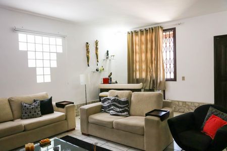 Casa à venda com 299m², 5 quartos e 2 vagasSala 1º Pavimento