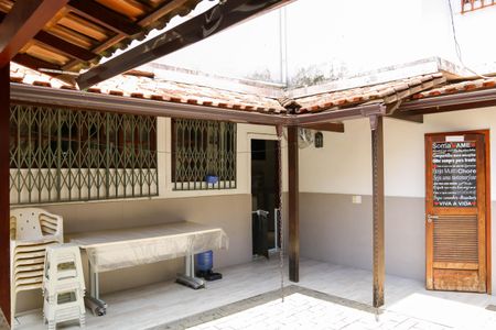 Casa à venda com 299m², 5 quartos e 2 vagasVaranda