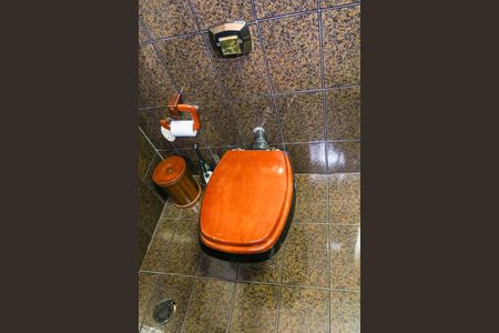 Casa à venda com 299m², 5 quartos e 2 vagasBanheiro da Suite Canadense 2º Piso