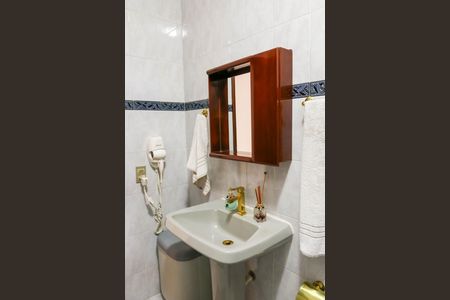 Casa à venda com 299m², 5 quartos e 2 vagasBanheiro do 2º Piso