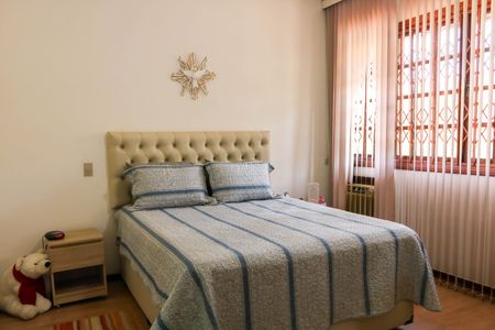 Casa à venda com 299m², 5 quartos e 2 vagasQuarto 1 Suite Canadense 2º Piso