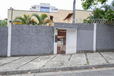 Apartamento à venda com 80m², 2 quartos e 1 vagaFachada