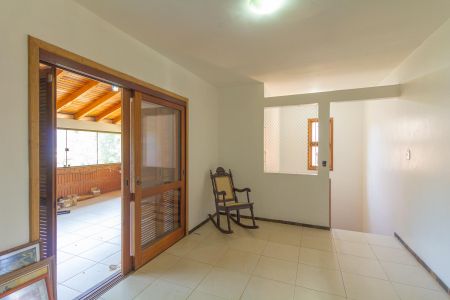 Casa à venda com 253m², 3 quartos e 5 vagas Casa à venda com 253m², 3 quartos e 5 vagasSala de TV