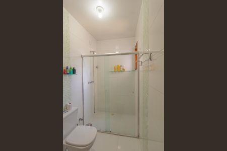 Casa à venda com 253m², 3 quartos e 5 vagas Casa à venda com 253m², 3 quartos e 5 vagasBanheiro Social 2