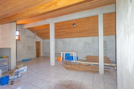 Casa à venda com 253m², 3 quartos e 5 vagas Casa à venda com 253m², 3 quartos e 5 vagasSótão