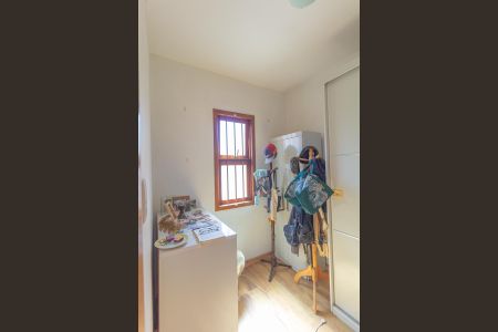 Casa à venda com 253m², 3 quartos e 5 vagas Casa à venda com 253m², 3 quartos e 5 vagasCloset