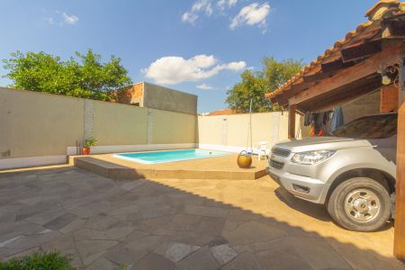 Casa à venda com 253m², 3 quartos e 5 vagas Casa à venda com 253m², 3 quartos e 5 vagasPiscina/Fundos