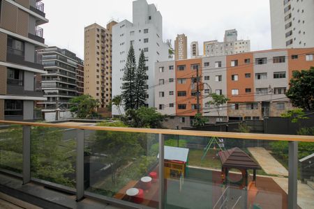 Apartamento à venda com 237m², 3 quartos e 3 vagas Apartamento à venda com 237m², 3 quartos e 3 vagasVista da Suíte 2