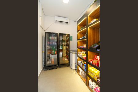 Apartamento à venda com 237m², 3 quartos e 3 vagas Apartamento à venda com 237m², 3 quartos e 3 vagasÁrea Comum - Mini Mercado