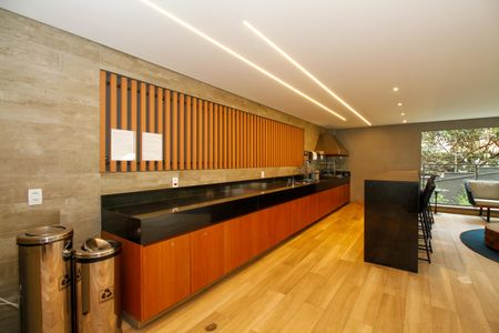 Apartamento à venda com 237m², 3 quartos e 3 vagas Apartamento à venda com 237m², 3 quartos e 3 vagasÁrea Comum - Churrasqueira