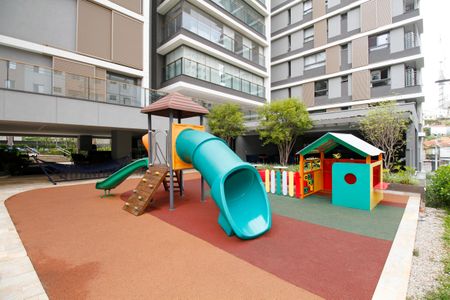 Apartamento à venda com 237m², 3 quartos e 3 vagas Apartamento à venda com 237m², 3 quartos e 3 vagasÁrea Comum - Playground