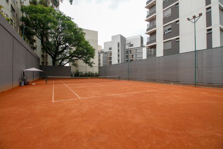 Apartamento à venda com 237m², 3 quartos e 3 vagas Apartamento à venda com 237m², 3 quartos e 3 vagasÁrea Comum - Quadra de Tênis Saibro