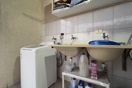 Casa à venda com 154m², 4 quartos e 2 vagasÁrea de Serviço