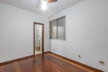 Apartamento à venda com 83m², 3 quartos e 2 vagasQuarto 3