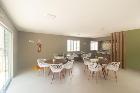 Apartamento para alugar com 43m², 2 quartos e 1 vaga Apartamento para alugar com 43m², 2 quartos e 1 vagaÁrea comum - Salão de festas
