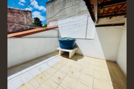 Casa à venda com 150m², 4 quartos e 1 vaga Casa à venda com 150m², 4 quartos e 1 vagaTerraço