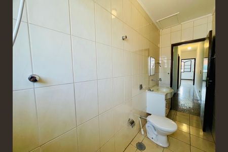 Casa à venda com 150m², 4 quartos e 1 vaga Casa à venda com 150m², 4 quartos e 1 vagaBanheiro 1