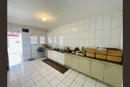 Casa à venda com 150m², 4 quartos e 1 vaga Casa à venda com 150m², 4 quartos e 1 vagaCozinha