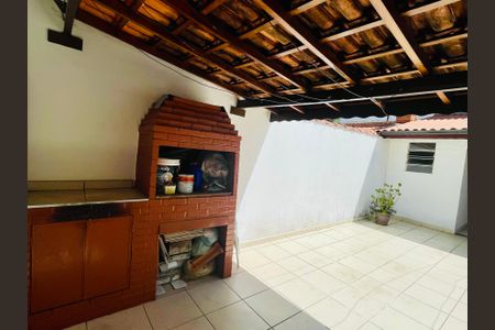 Casa à venda com 150m², 4 quartos e 1 vaga Casa à venda com 150m², 4 quartos e 1 vagaChurrasqueira