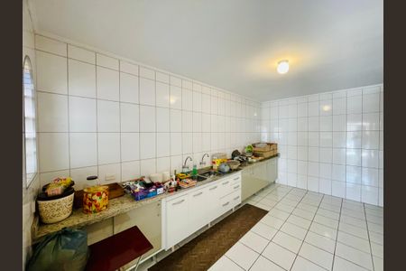 Casa à venda com 150m², 4 quartos e 1 vaga Casa à venda com 150m², 4 quartos e 1 vagaCozinha