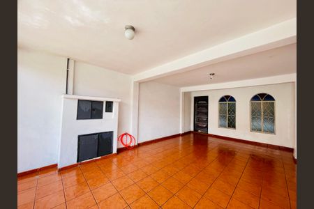 Casa à venda com 150m², 4 quartos e 1 vaga Casa à venda com 150m², 4 quartos e 1 vagaGaragem