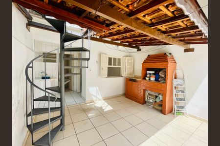 Casa à venda com 150m², 4 quartos e 1 vaga Casa à venda com 150m², 4 quartos e 1 vagaChurrasqueira