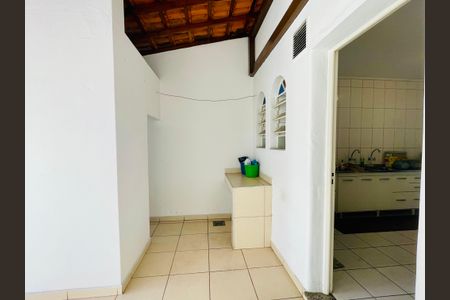 Casa à venda com 150m², 4 quartos e 1 vaga Casa à venda com 150m², 4 quartos e 1 vagaÁrea externa