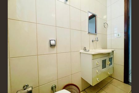 Casa à venda com 150m², 4 quartos e 1 vaga Casa à venda com 150m², 4 quartos e 1 vagaBanheiro 2