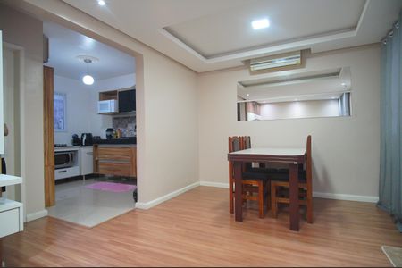 Sala de casa de condomínio à venda com 3 quartos, 130m² em Canudos, Novo Hamburgo