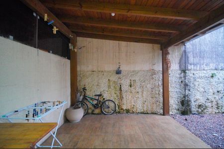 Casa de condomínio à venda com 130m², 3 quartos e 2 vagasÁrea de Serviço