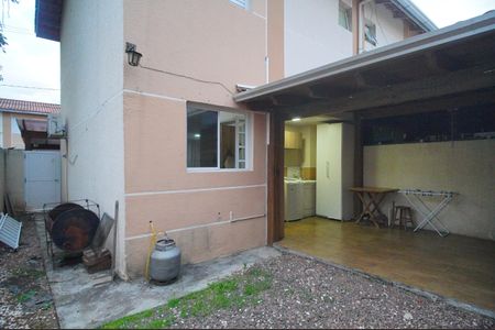 Casa de condomínio à venda com 130m², 3 quartos e 2 vagasQuintal