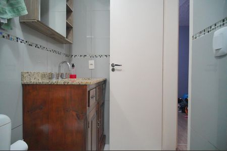 Casa de condomínio à venda com 130m², 3 quartos e 2 vagasBanheiro