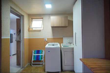 Casa de condomínio à venda com 130m², 3 quartos e 2 vagasÁrea de Serviço