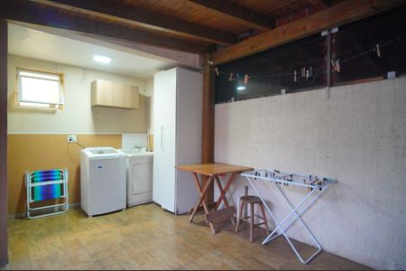 Casa de condomínio à venda com 130m², 3 quartos e 2 vagasÁrea de Serviço