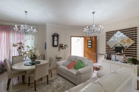 Casa à venda com 180m², 3 quartos e 3 vagas