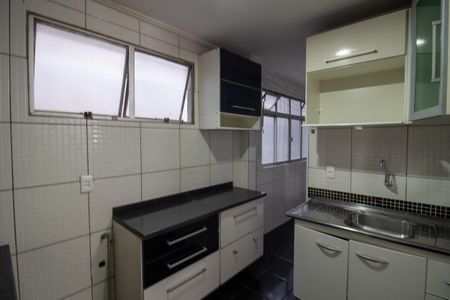 Cozinha de apartamento para alugar com 2 quartos, 51m² em Jardim Jaqueline, São Paulo