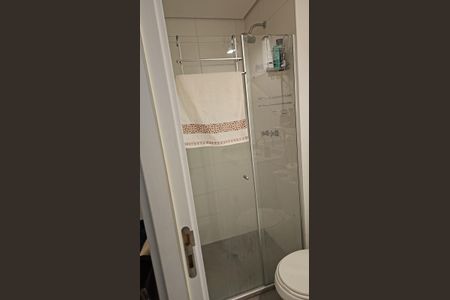 Banheiro de apartamento à venda com 1 quarto, 26m² em Pinheiros, São Paulo