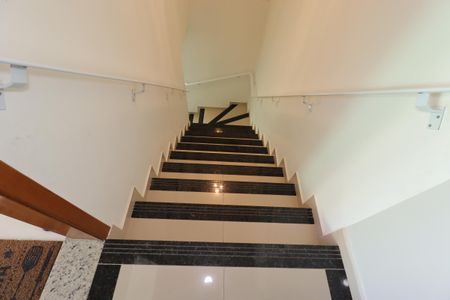 Apartamento à venda com 140m², 3 quartos e 2 vagasEscada