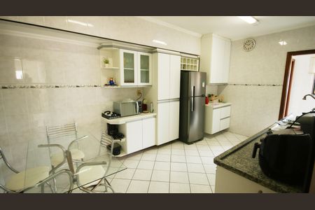 Apartamento para alugar com 108m², 2 quartos e 1 vagaCozinha