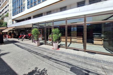 Apartamento à venda com 48m², 1 quarto e 1 vagaFachada