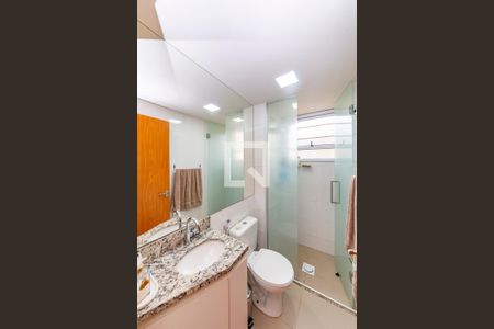 Banheiro de apartamento à venda com 1 quarto, 37m² em Buritis, Belo Horizonte