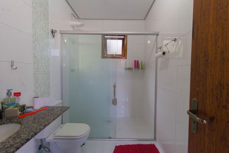 Casa à venda com 253m², 4 quartos e 5 vagasBanheiro 2