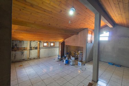 Casa à venda com 253m², 4 quartos e 5 vagasSótão