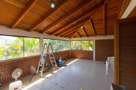 Casa à venda com 253m², 4 quartos e 5 vagasSótão