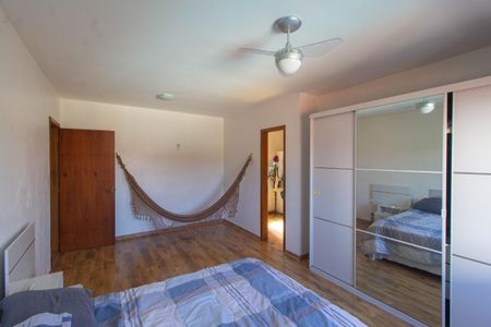 Casa à venda com 253m², 4 quartos e 5 vagasSuíte