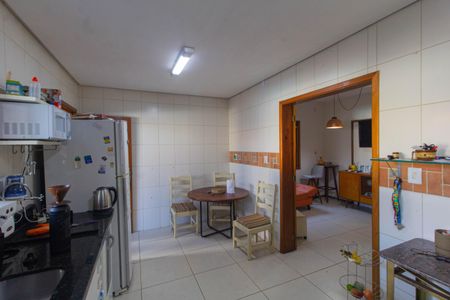 Casa à venda com 253m², 4 quartos e 5 vagasCozinha