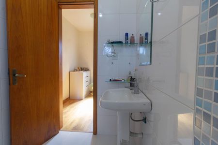 Casa à venda com 253m², 4 quartos e 5 vagasBanheiro da Suíte