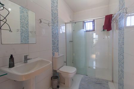 Casa à venda com 253m², 4 quartos e 5 vagasBanheiro da Suíte