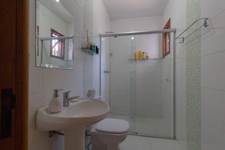 Casa à venda com 253m², 4 quartos e 5 vagasBanheiro 1